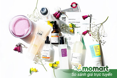 Nên sử dụng kem chống nắng hay xịt chống nắng cho da mặt?